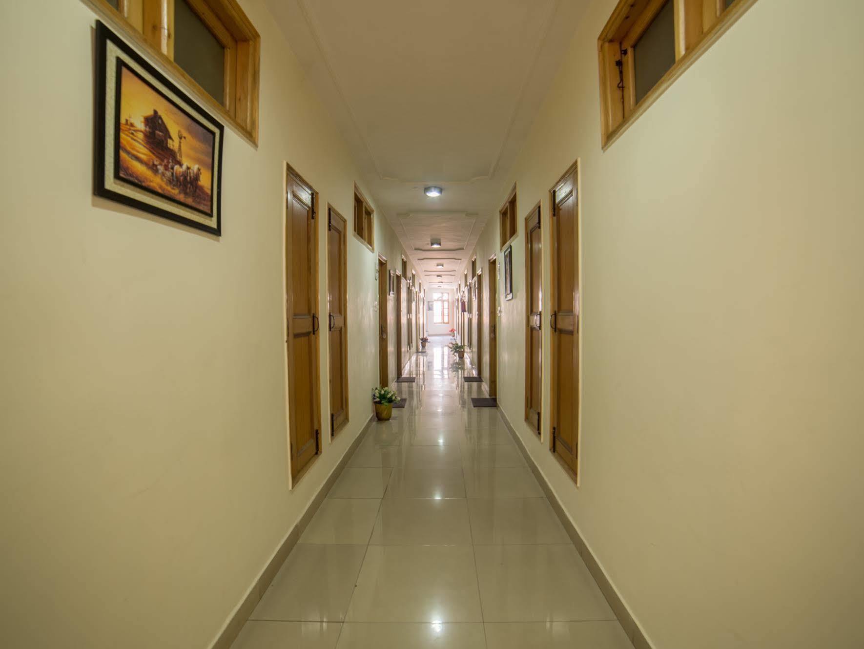 Hotel Satkar Residency - Riverside Old Manali Exterior foto